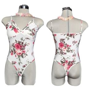 Sara fashion size s floral bodysuit NWOT